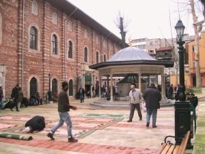 Check out the action in courtyard of the Arab Mosque
