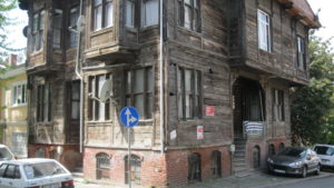 Old wooden house in the backstreets of Uskudar