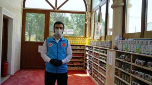 Young imam Abdulsamet Çakır living the spirit of generosity in Coronavirus Turkey