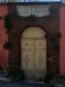 Synagogue entry gate in Haskoy