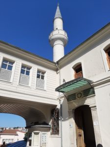The wooden mosque above the tomb of Aziz Mahmüd Hüdayi 