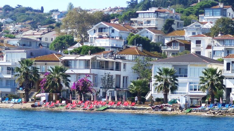 Visit Kinaliada – what to see and do