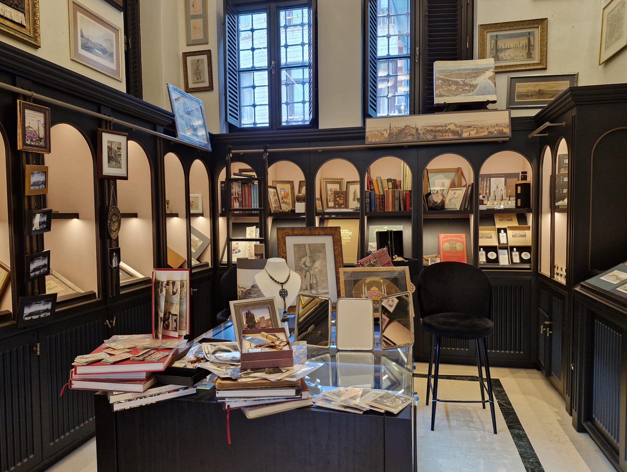 Four Seasons Sultanahmet bookshop
