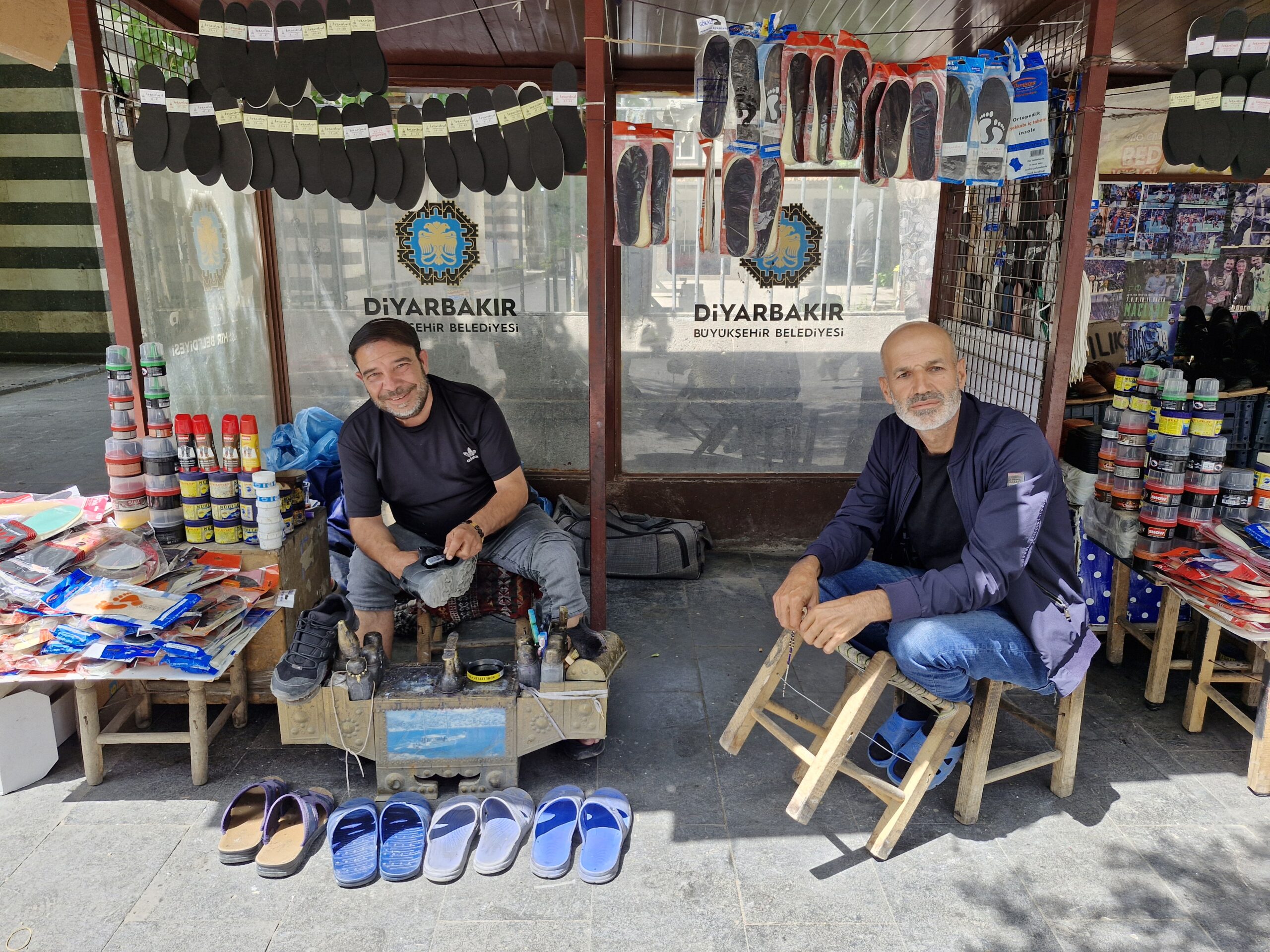 Friendly shoeshiners in Diyarbakir