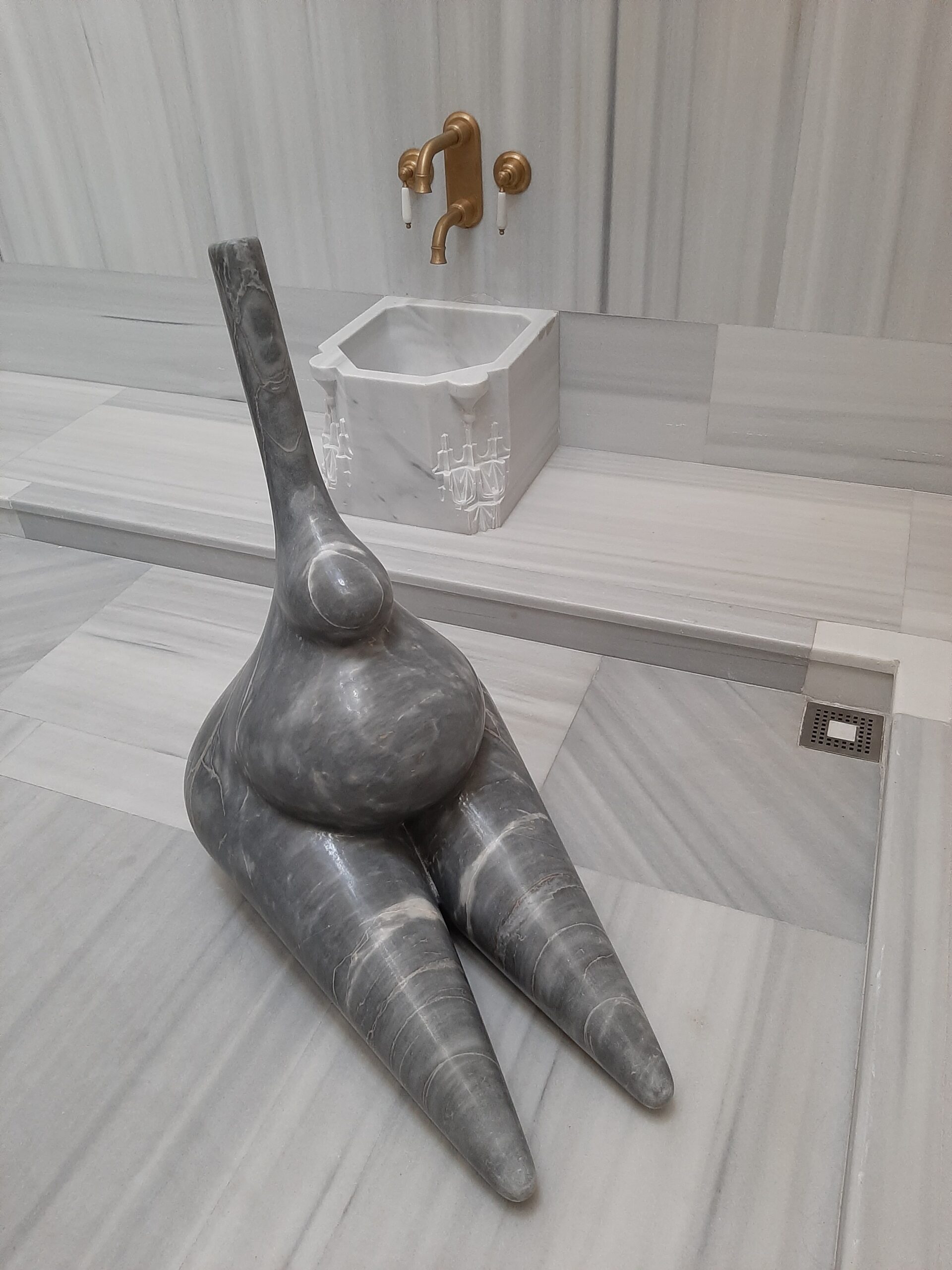 Elif Uras sculpture in Zeyrek Çinili Hamam